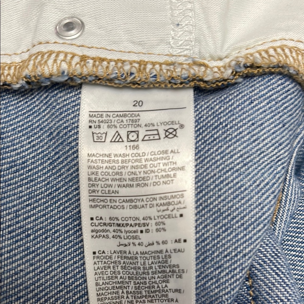 NWT, Old Navy Mid Rise Jeans - Picture 7 of 7